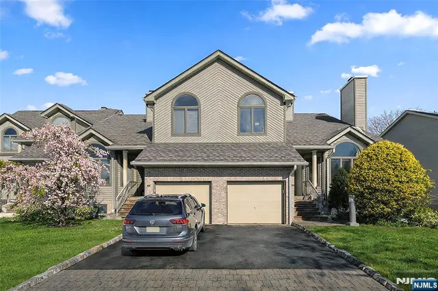 $849,999 | 408 Dogwood Court, Unit T075, Norwood, NJ 07648