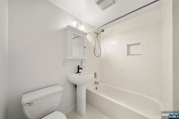 $849,999 | 408 Dogwood Court, Norwood, NJ 07648