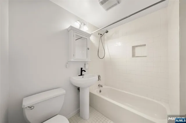 $849,999 | 408 Dogwood Court, Unit T075, Norwood, NJ 07648