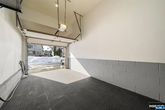 $849,999 | 408 Dogwood Court, Unit T075, Norwood, NJ 07648