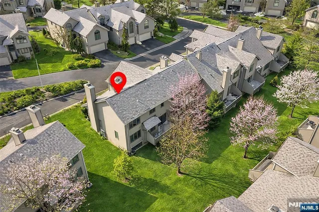 $849,999 | 408 Dogwood Court, Unit T075, Norwood, NJ 07648