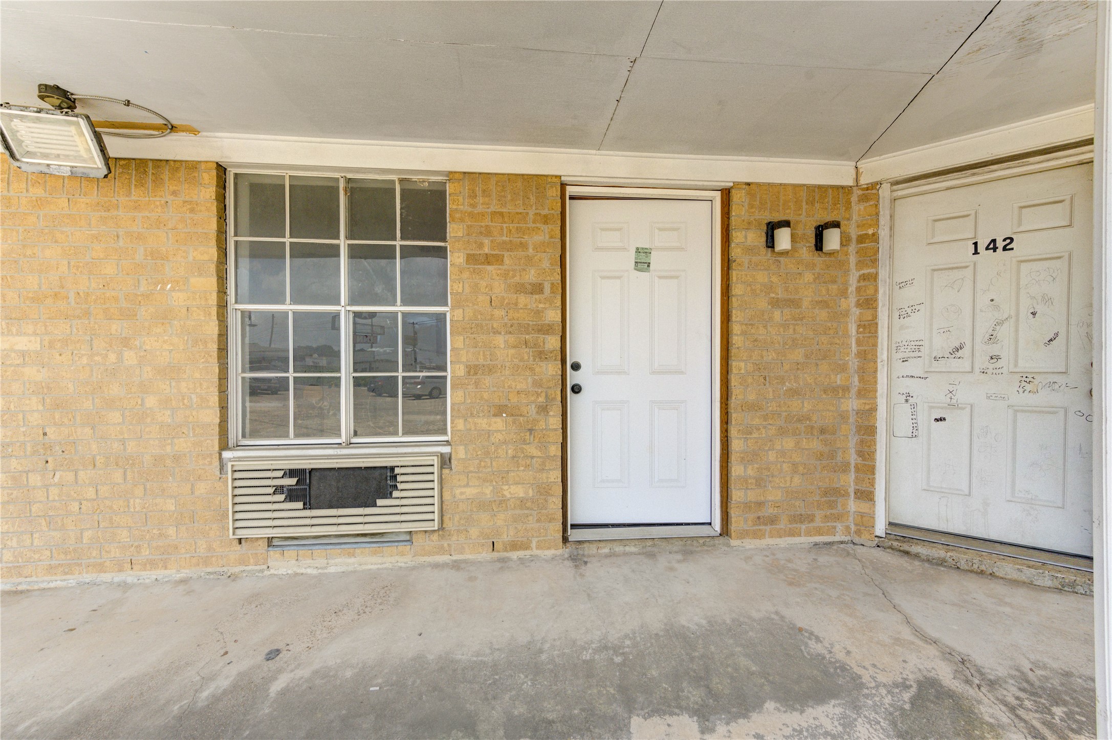 4602 Avenue H Rosenberg, TX 77471 - Photo 25 of 42 a view of empty room with windows