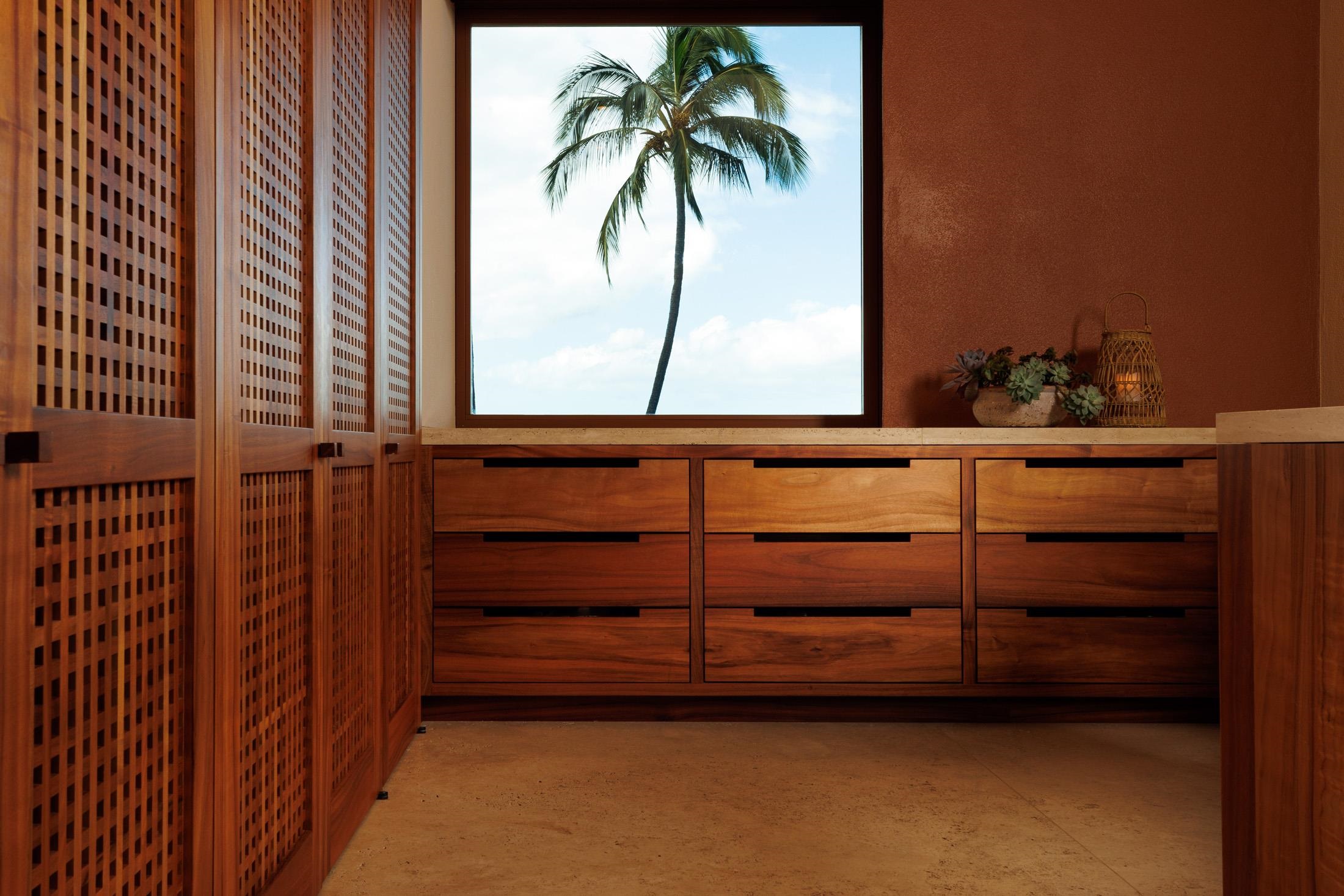 3200 South Kihei Road Kihei, HI 96753 - Photo 18 of 36 a view of a dresser