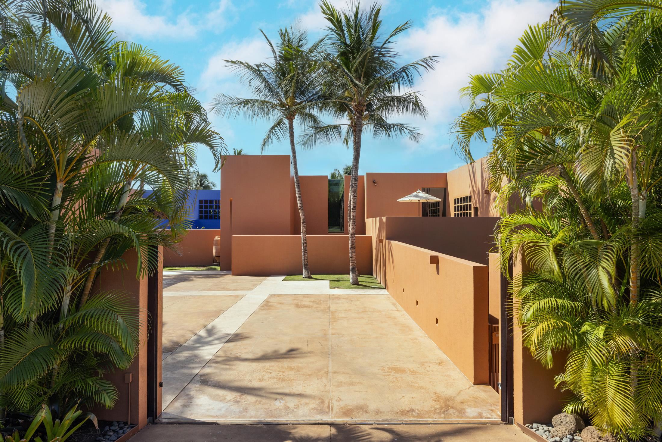 3200 South Kihei Road Kihei, HI 96753 - Photo 24 of 36 a backyard of a house