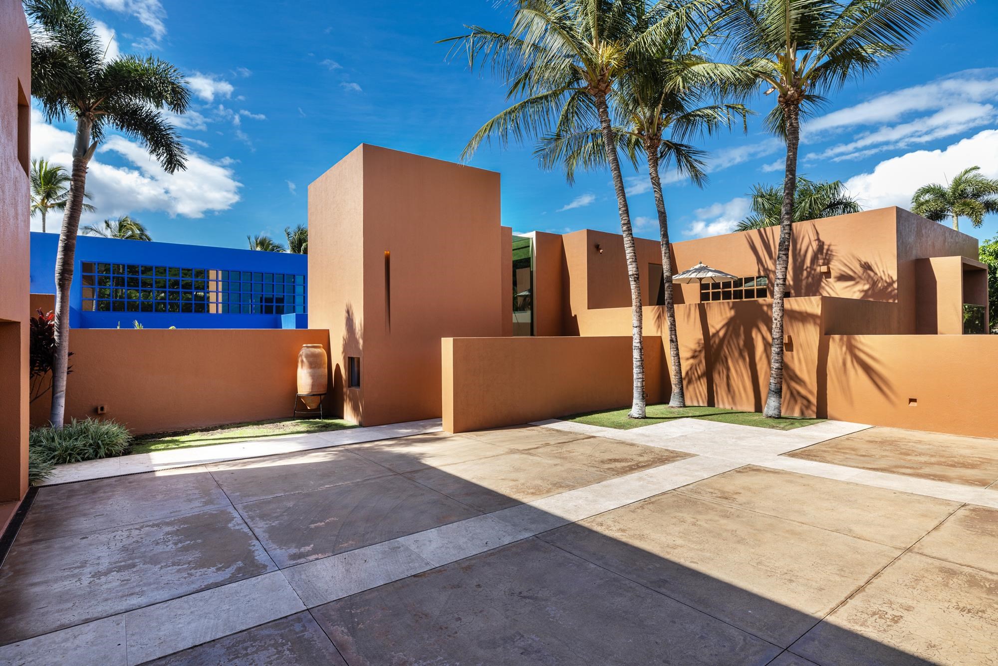3200 South Kihei Road Kihei, HI 96753 - Photo 4 of 36 a view of backyard with a basket ball court