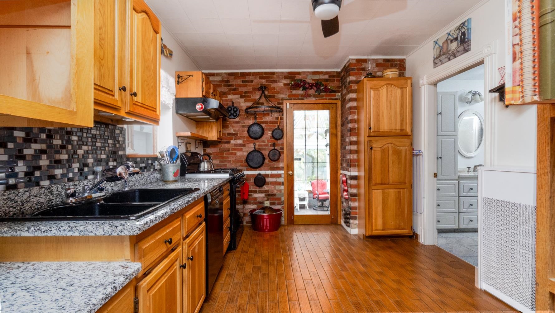 36 Eastman Street Nashua, NH 03060 - Photo 12 of 42