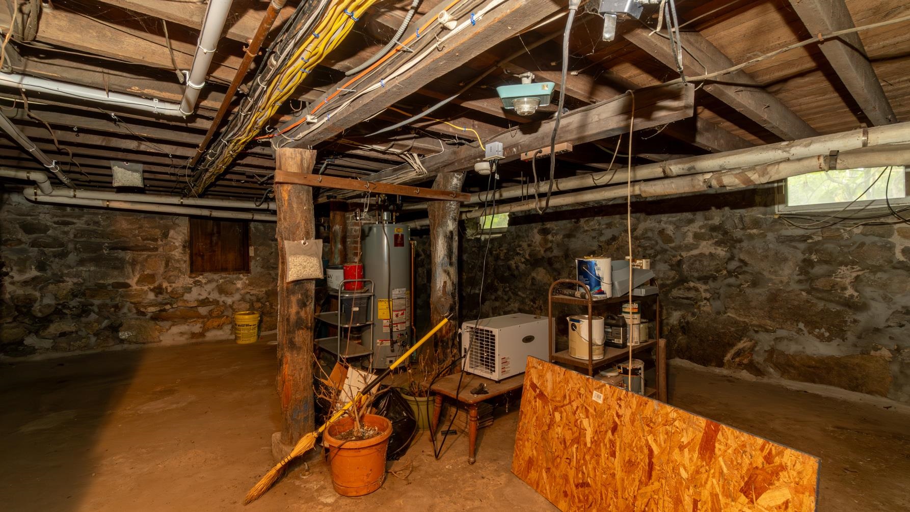 36 Eastman Street Nashua, NH 03060 - Photo 27 of 42