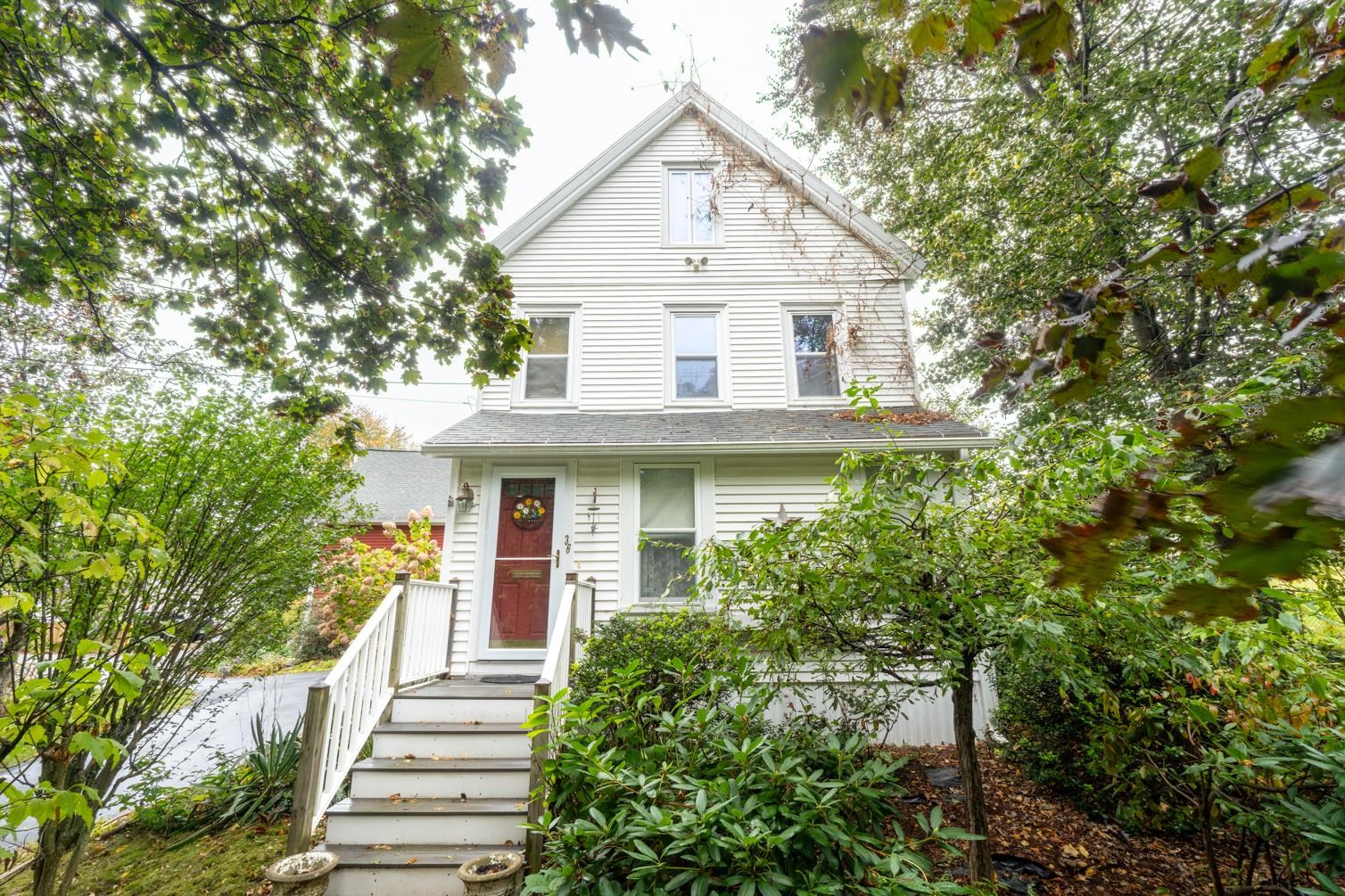 36 Eastman Street Nashua, NH 03060 - Photo 28 of 42