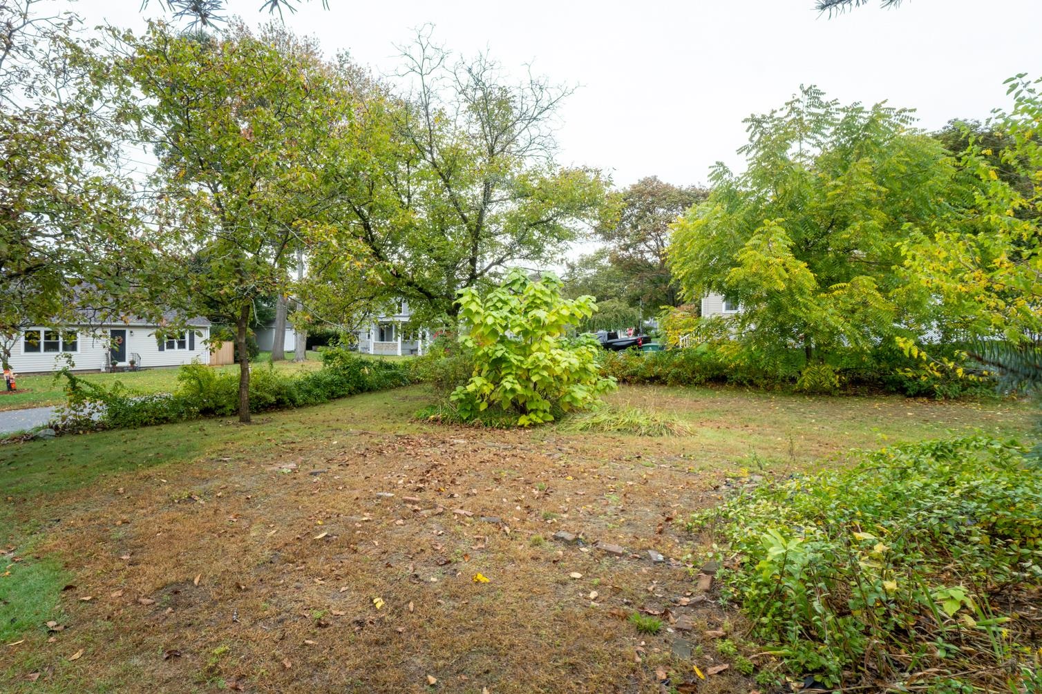 36 Eastman Street Nashua, NH 03060 - Photo 34 of 42