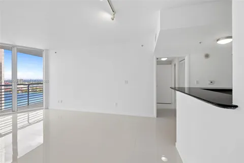 $425,000 | 335 South Biscayne Boulevard, Unit 2604, Miami, FL 33131