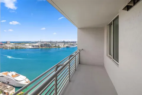$425,000 | 335 South Biscayne Boulevard, Unit 2604, Miami, FL 33131