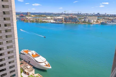 $425,000 | 335 South Biscayne Boulevard, Unit 2604, Miami, FL 33131