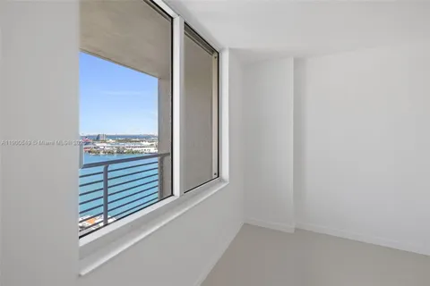 $425,000 | 335 South Biscayne Boulevard, Unit 2604, Miami, FL 33131