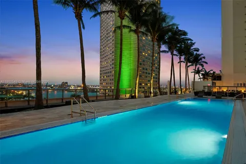 $425,000 | 335 South Biscayne Boulevard, Unit 2604, Miami, FL 33131