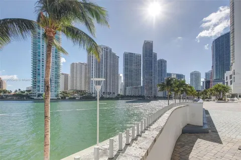 $425,000 | 335 South Biscayne Boulevard, Unit 2604, Miami, FL 33131