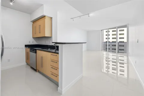 $425,000 | 335 South Biscayne Boulevard, Unit 2604, Miami, FL 33131