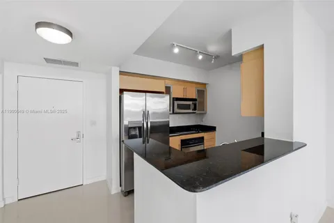 $425,000 | 335 South Biscayne Boulevard, Unit 2604, Miami, FL 33131