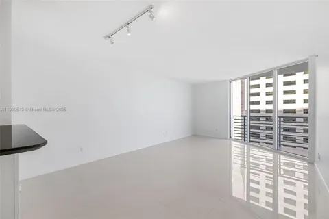 $425,000 | 335 South Biscayne Boulevard, Unit 2604, Miami, FL 33131