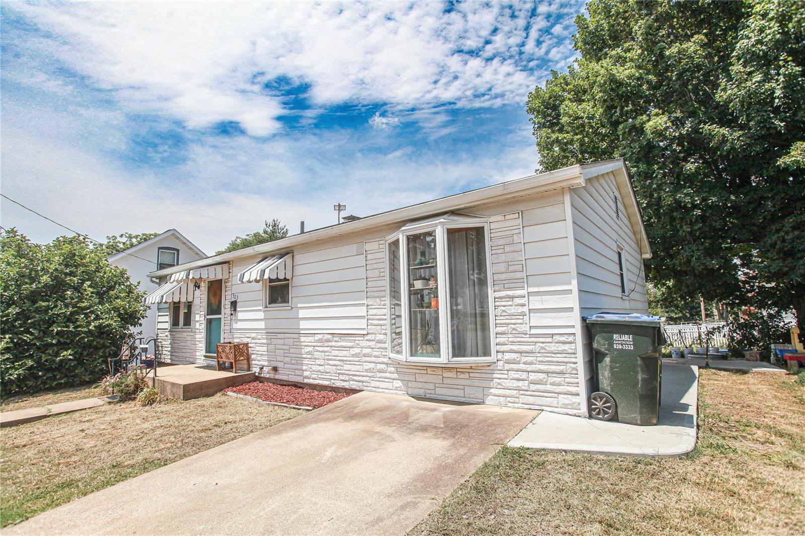 303 West 4th Street Waterloo, IL 62298 - Photo 3 of 29 Gallery Image 3