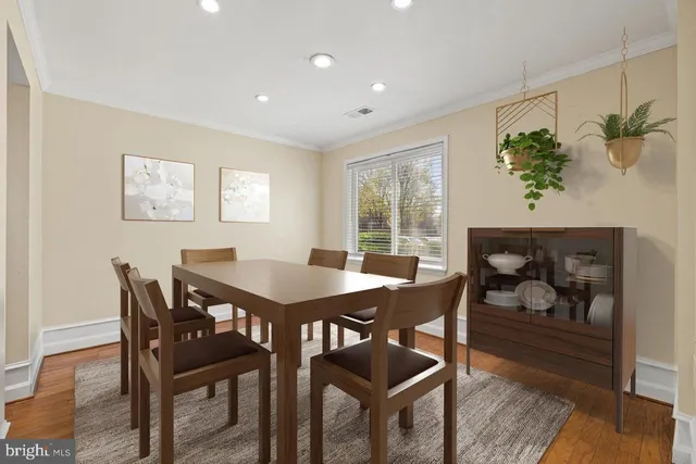 $3,000 | 218 Stevenson Square, Alexandria, VA 22304