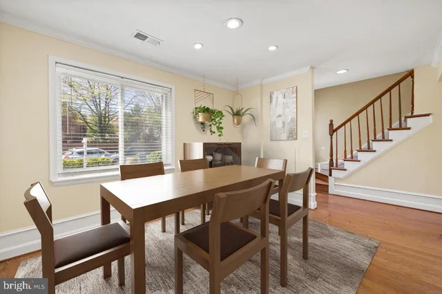 $2,995 | 218 Stevenson Square, Alexandria, VA 22304