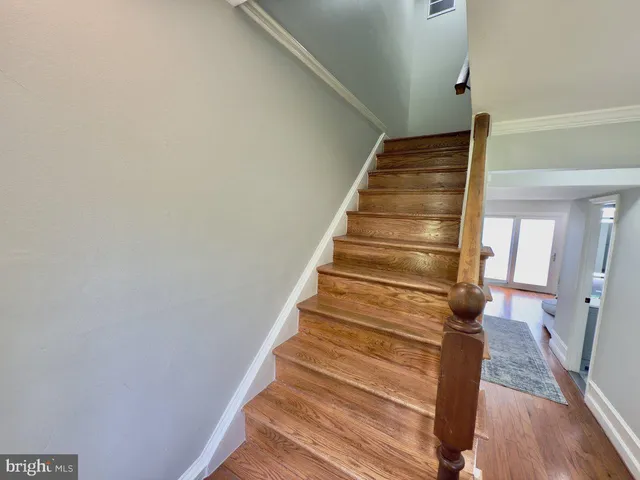 $2,995 | 218 Stevenson Square, Alexandria, VA 22304