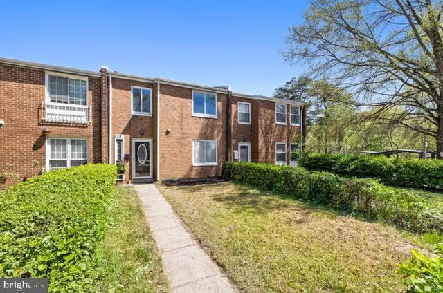 $2,995 | 218 Stevenson Square, Alexandria, VA 22304