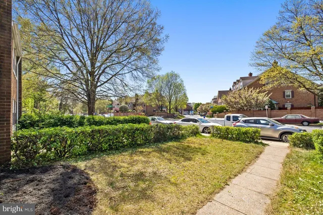 $2,995 | 218 Stevenson Square, Alexandria, VA 22304