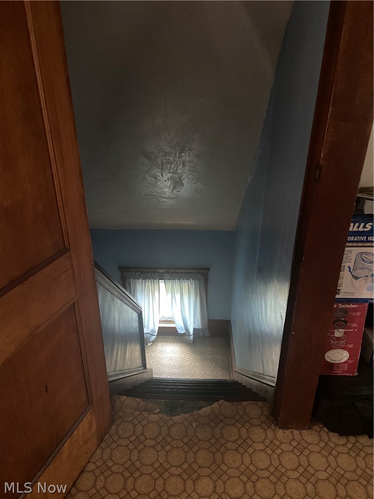 1846 Mannering Road Cleveland, OH 44112 - Photo 24 of 34 entrance to 3rd floor unit from side door entrance of the house