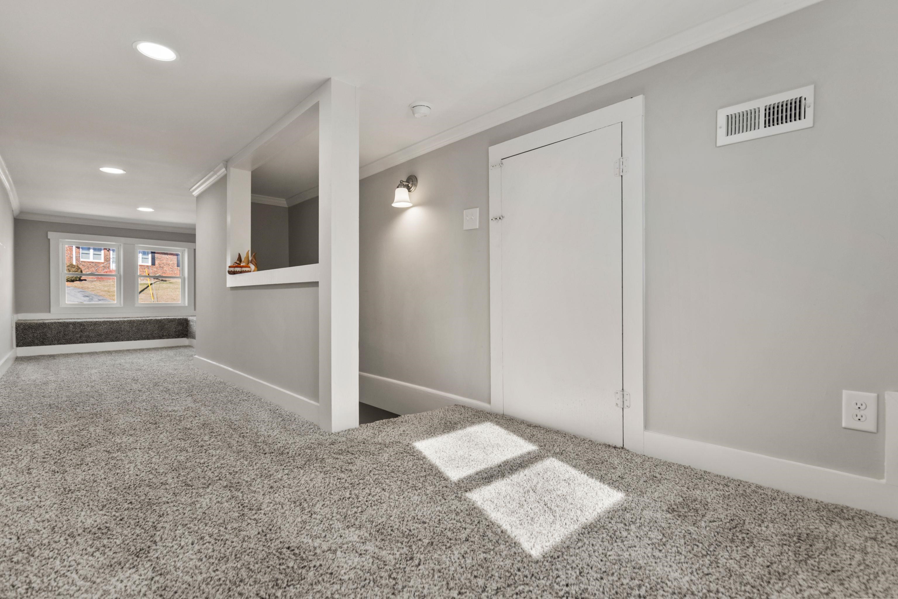 562 Lowndes Hill Road Greenville, SC 29607 - Photo 12 of 42 Gallery Image 12