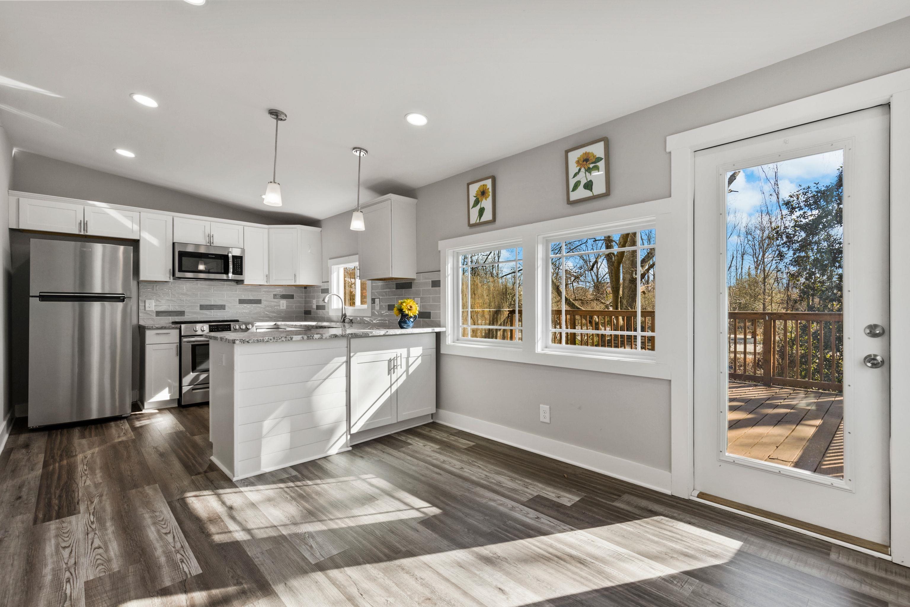 562 Lowndes Hill Road Greenville, SC 29607 - Photo 31 of 42 Gallery Image 31