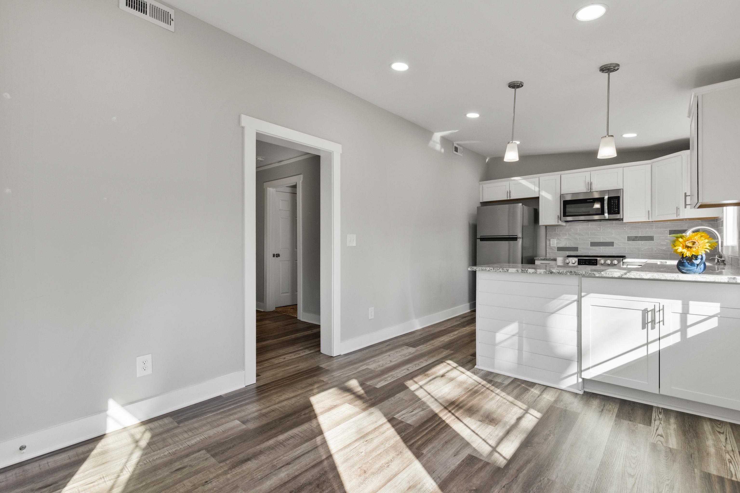 562 Lowndes Hill Road Greenville, SC 29607 - Photo 32 of 42 Gallery Image 32