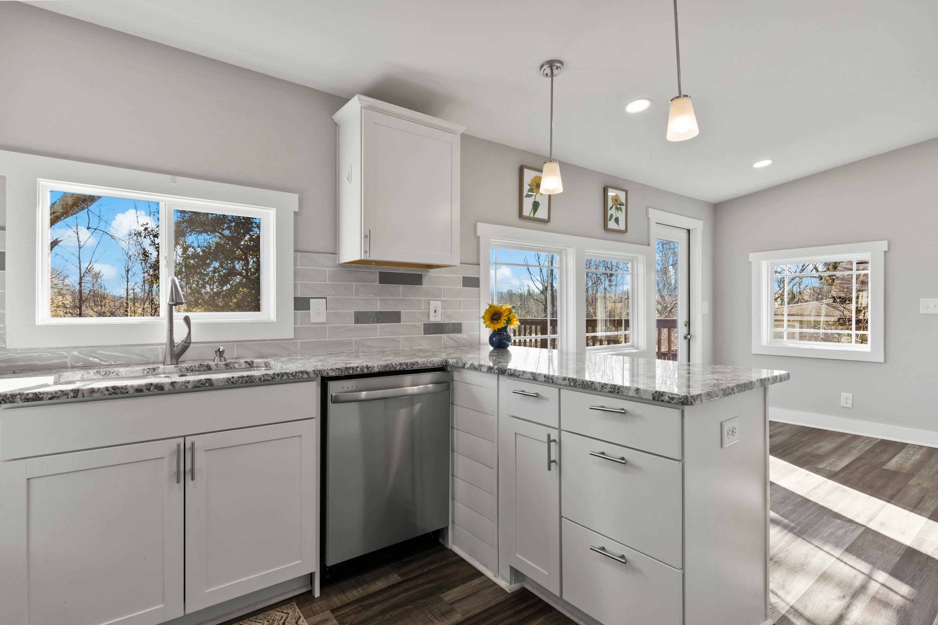 562 Lowndes Hill Road Greenville, SC 29607 - Photo 34 of 42 Gallery Image 34