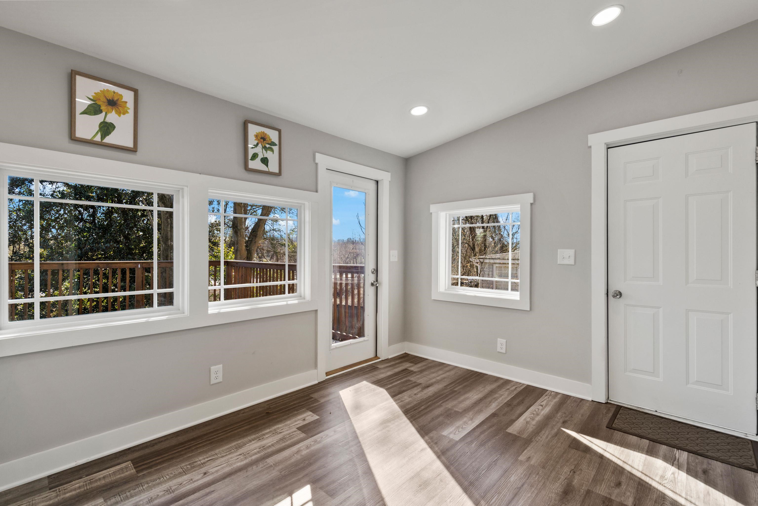 562 Lowndes Hill Road Greenville, SC 29607 - Photo 36 of 42 Gallery Image 36