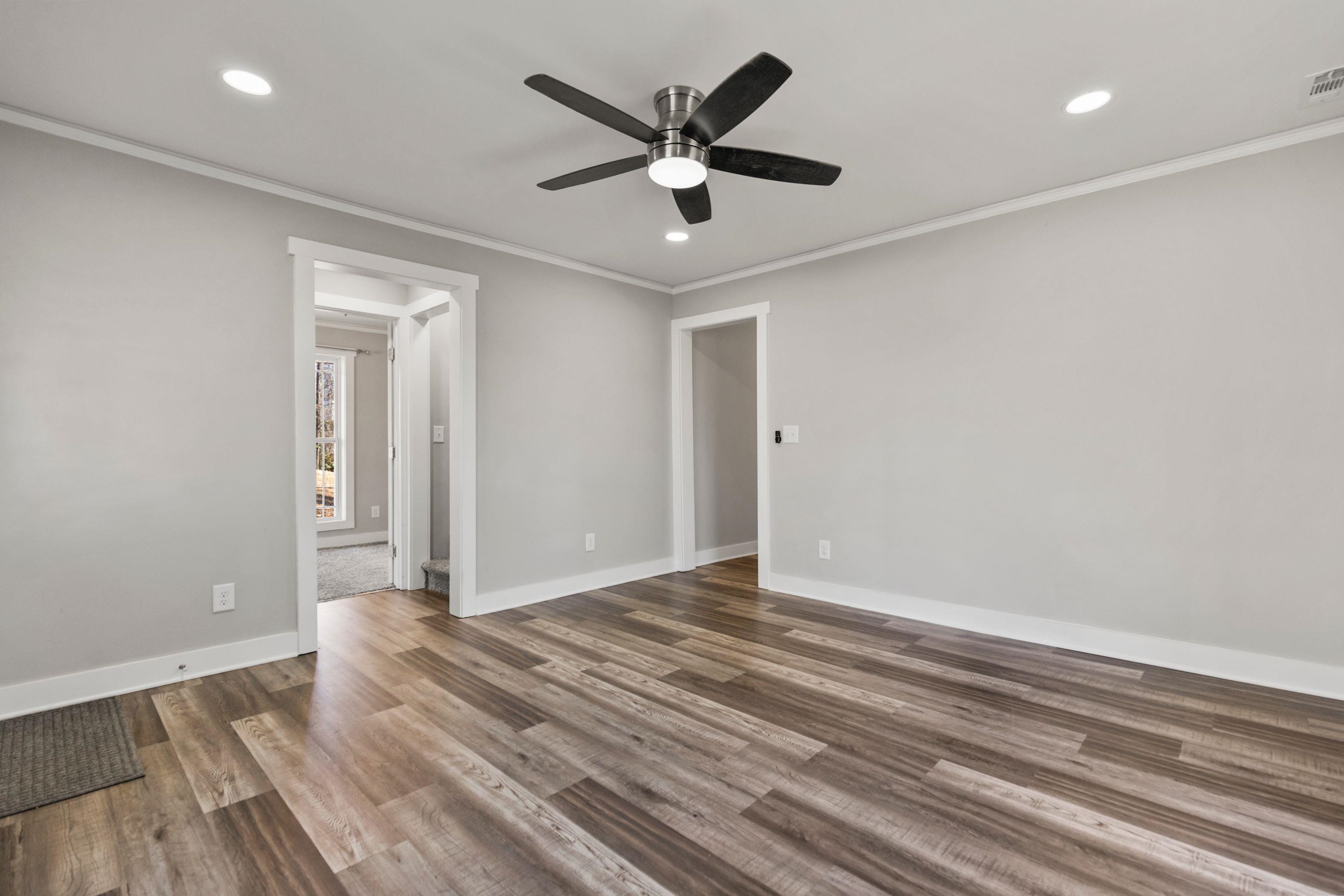 562 Lowndes Hill Road Greenville, SC 29607 - Photo 6 of 42 Gallery Image 6