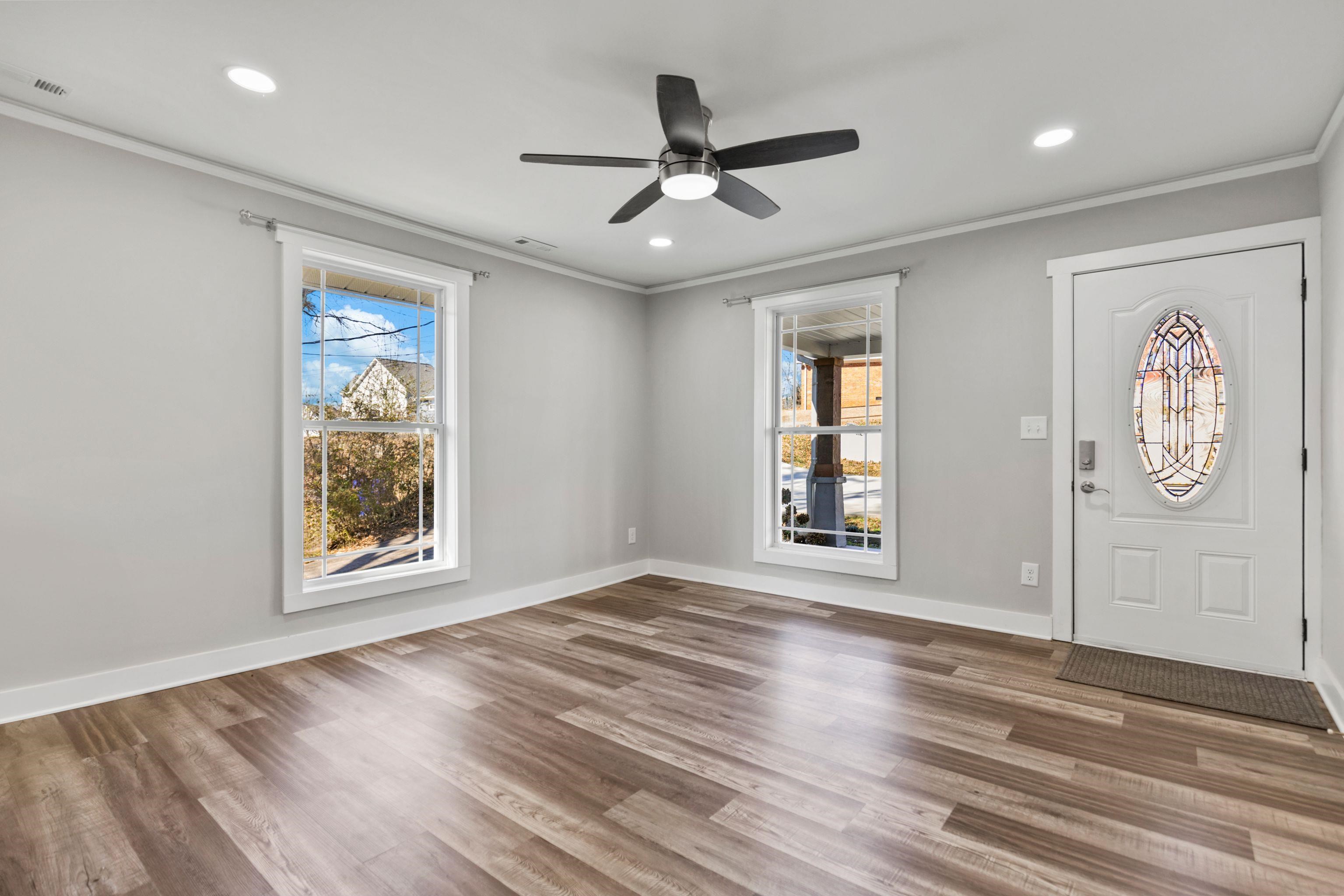 562 Lowndes Hill Road Greenville, SC 29607 - Photo 8 of 42 Gallery Image 8