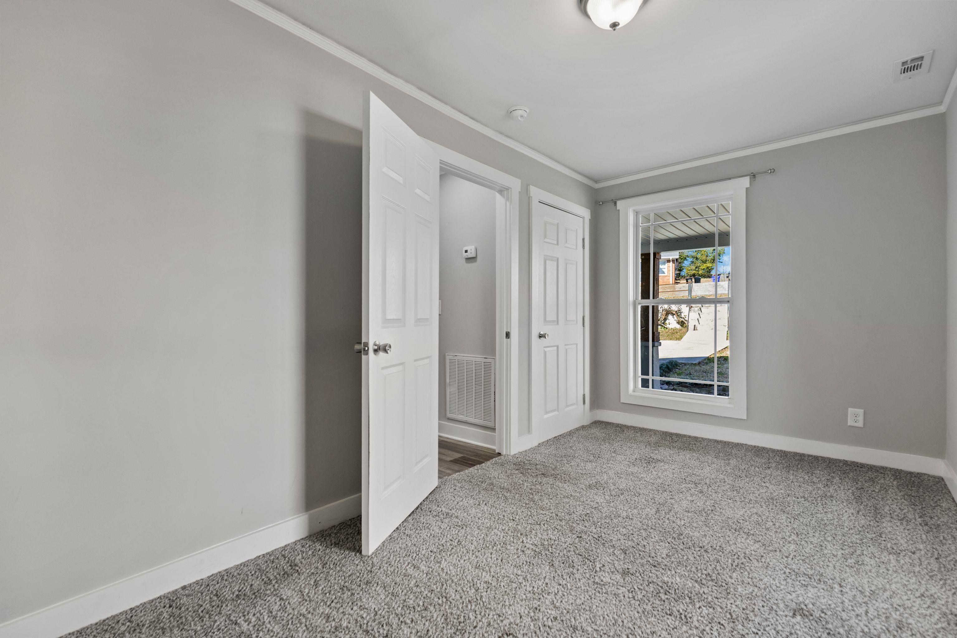 562 Lowndes Hill Road Greenville, SC 29607 - Photo 9 of 42 Gallery Image 9