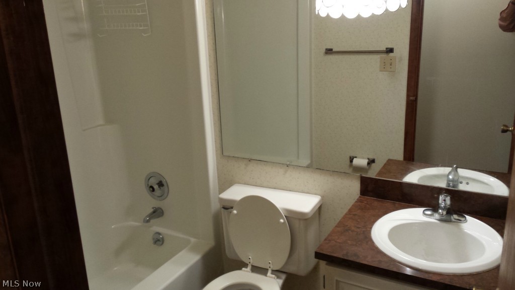 13646 Boston Road Strongsville, OH 44136 - Photo 4 of 20