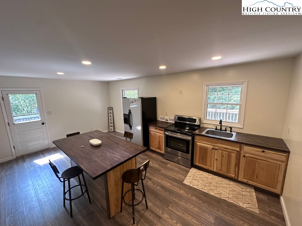 222 Snowy Oak Road Boone, NC 28607 - Photo 2 of 25 Gallery Image 2