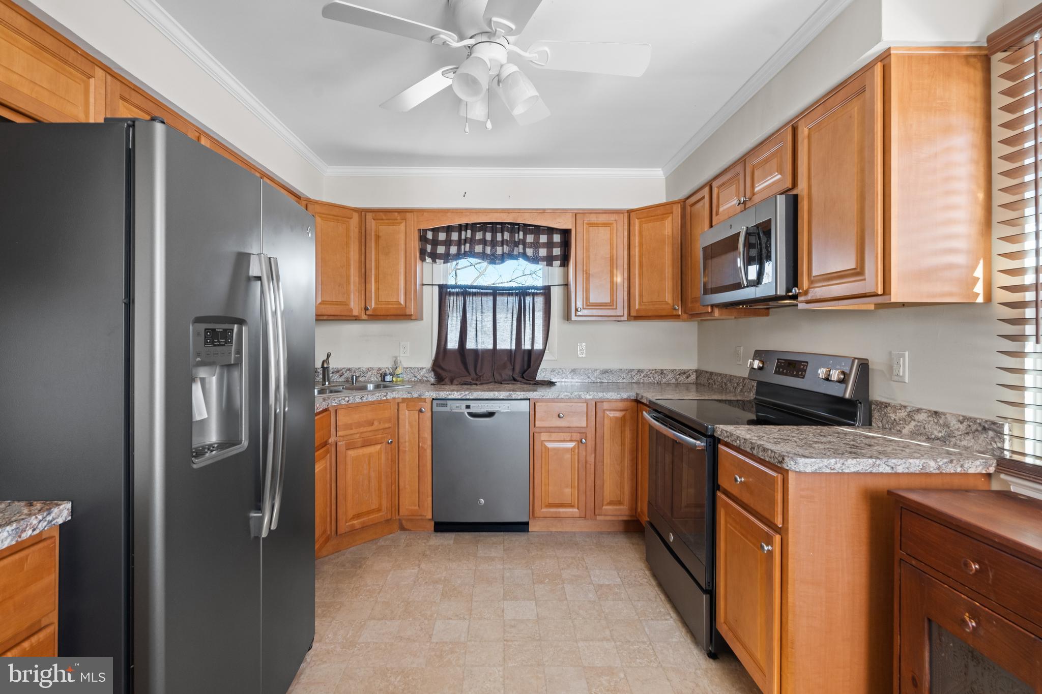 523 Applecroft Road Winchester, VA 22601 - Photo 8 of 34 Gallery Image 8