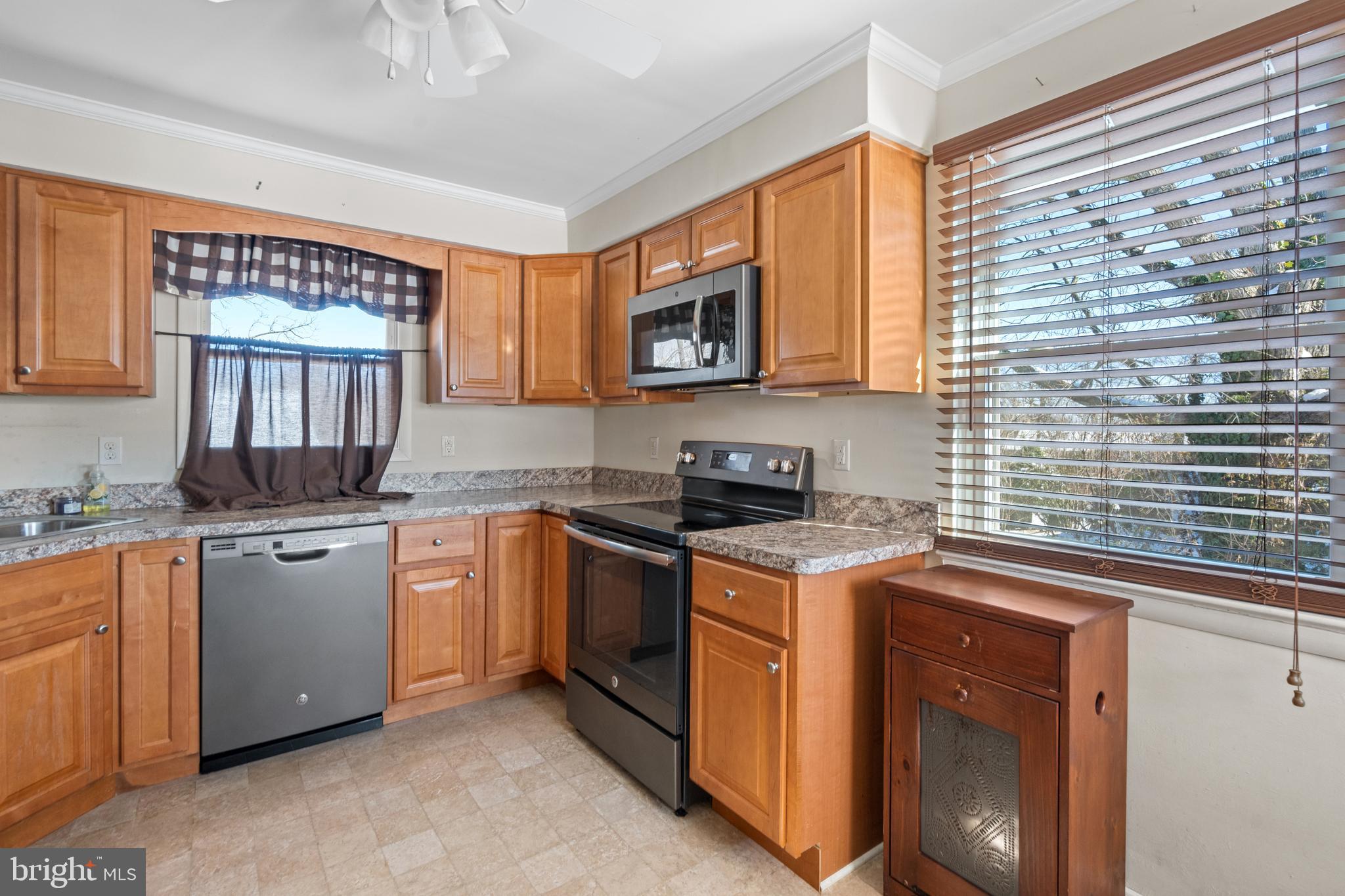523 Applecroft Road Winchester, VA 22601 - Photo 10 of 34 Gallery Image 10
