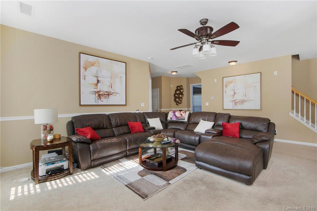 10529 Greenhead View Road Charlotte, NC 28262 - Photo 7 of 32 a living room with furniture