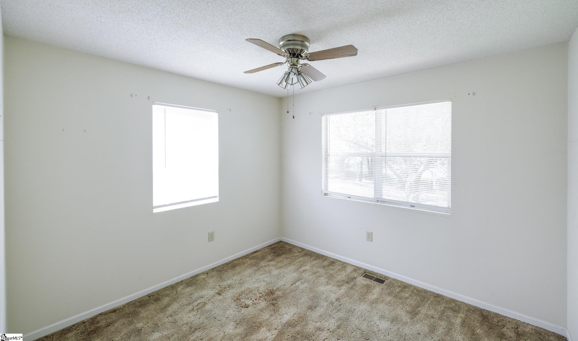 329 Berry Road Pelzer, SC 29669 - Photo 17 of 38