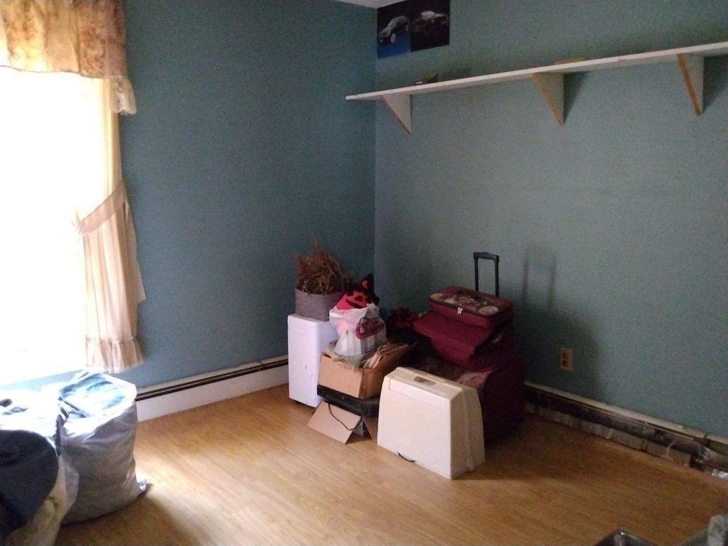 7 Maple Place Winchendon, MA 01475 - Photo 18 of 28 a living room with furniture