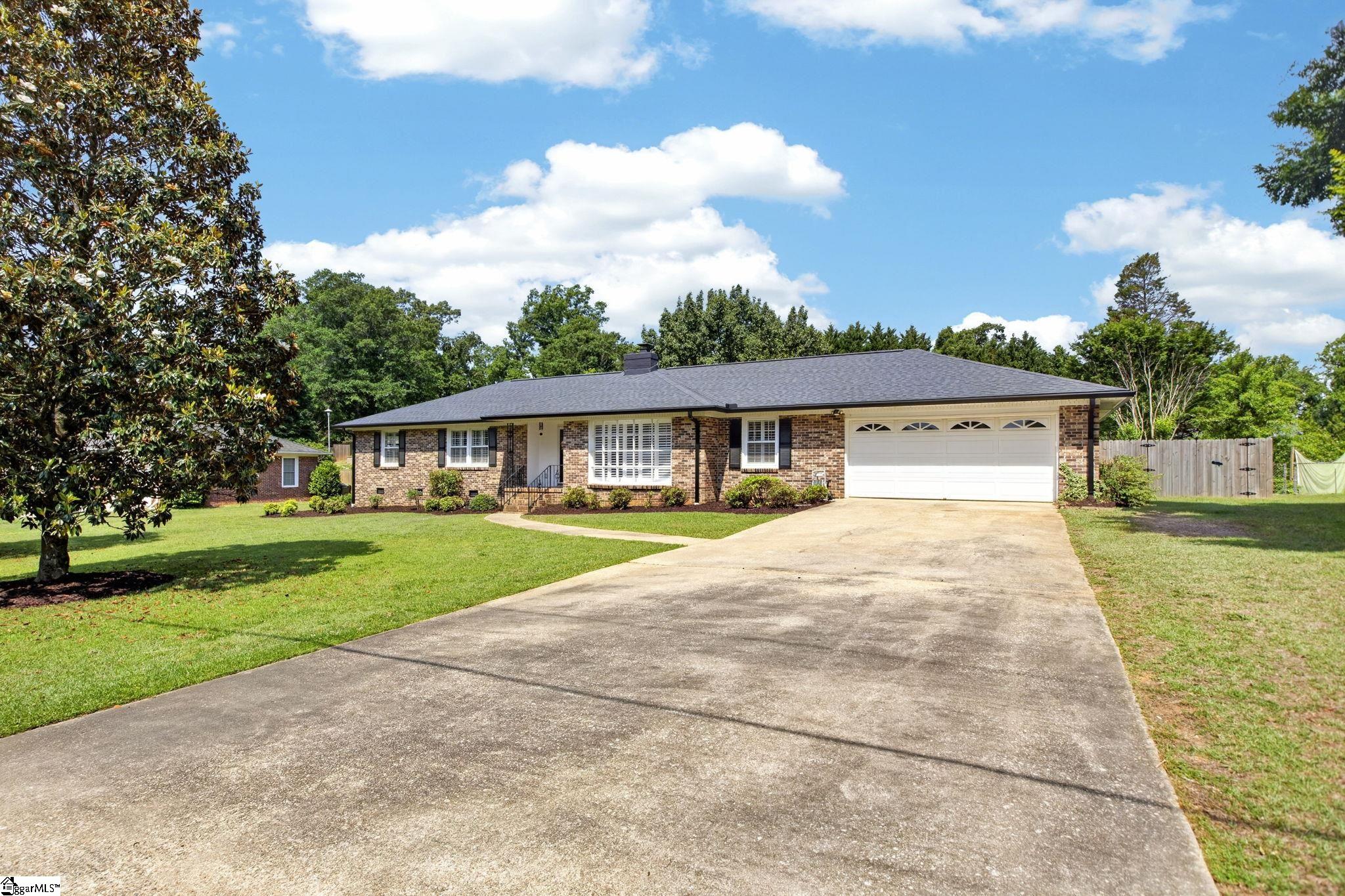 222 Devon Drive Mauldin, SC 29662 - Photo 3 of 34