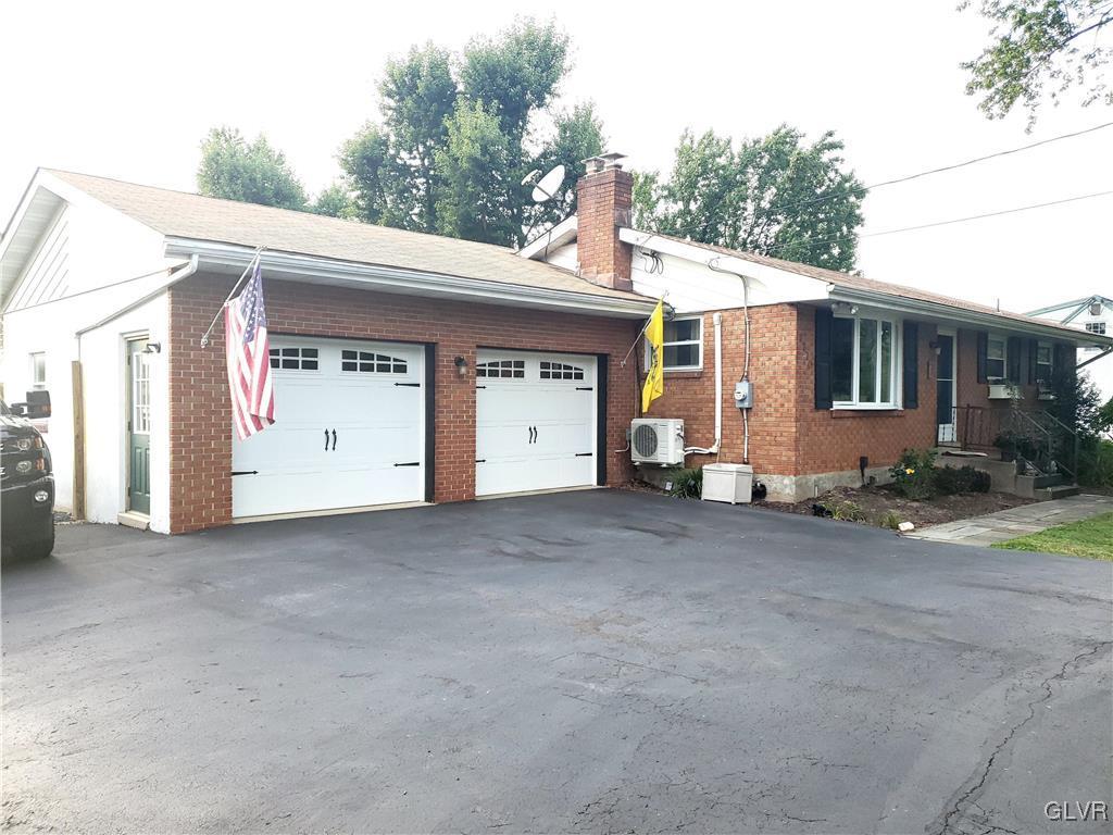 2770 Bedminster Road Perkasie, PA 18944 - Photo 2 of 29