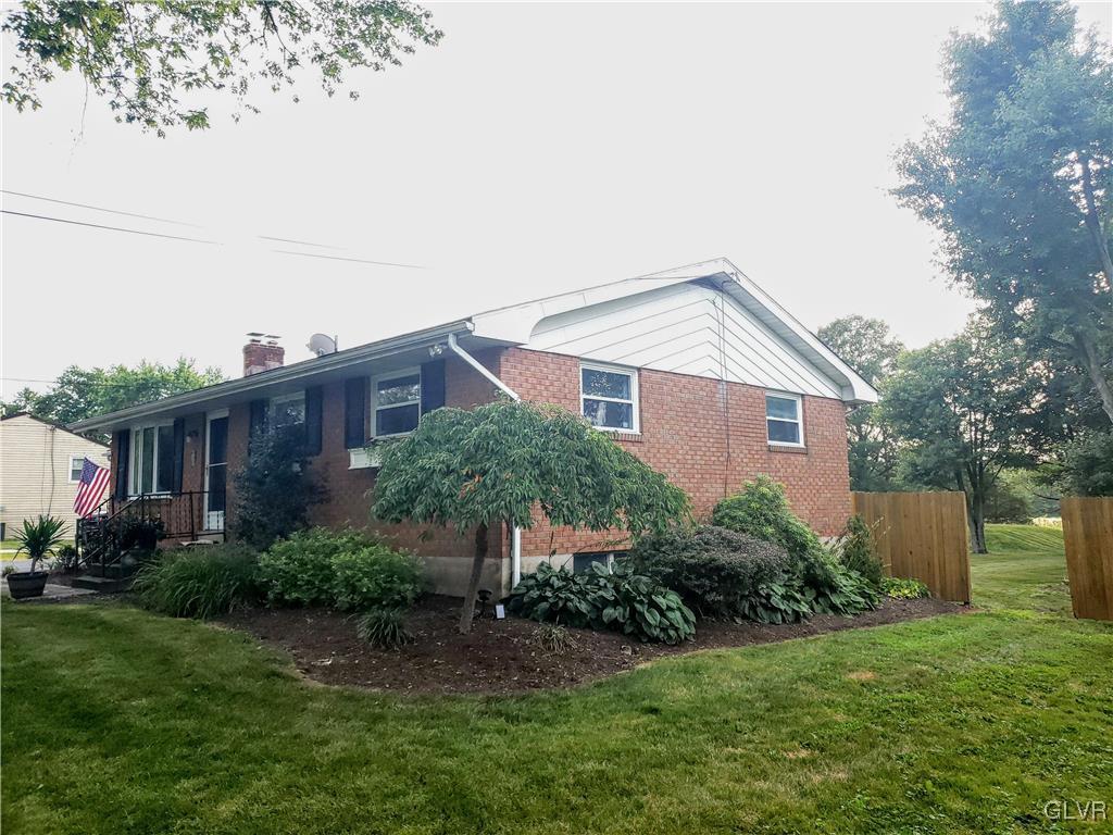 2770 Bedminster Road Perkasie, PA 18944 - Photo 4 of 29