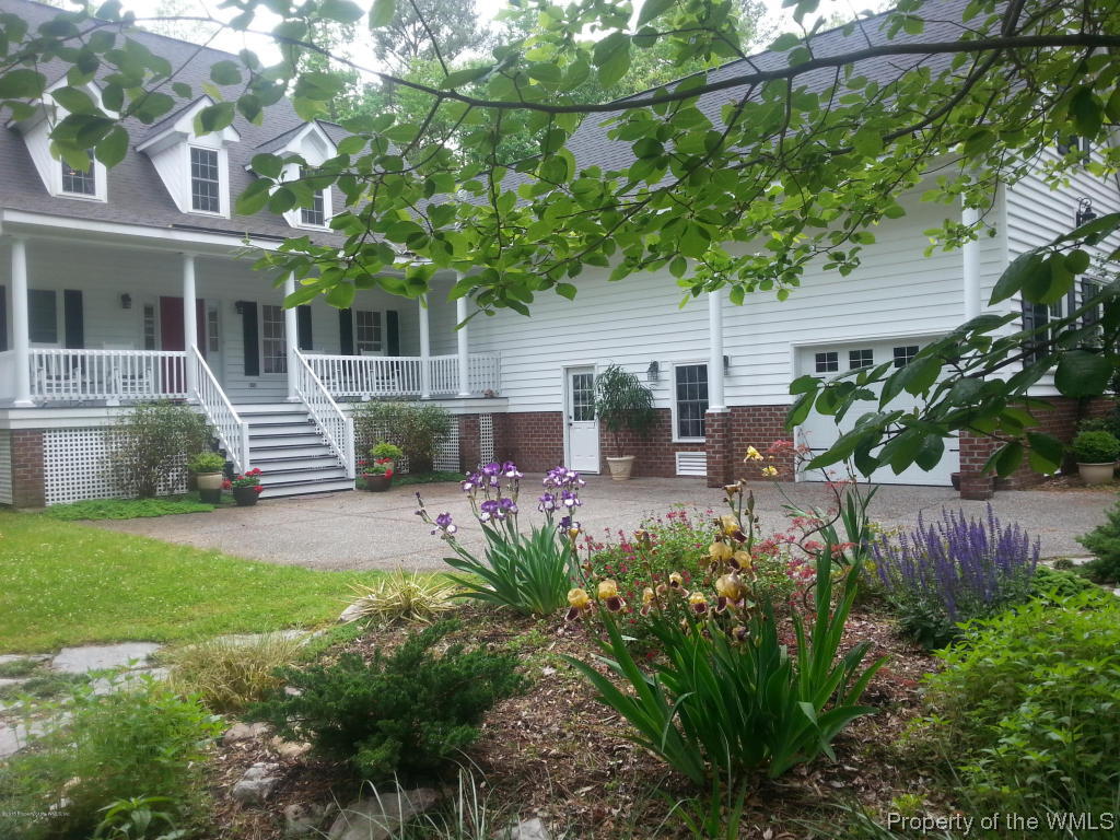 800 Ship Point Road Yorktown, VA 23692 - Photo 2 of 43 Gallery Image 2