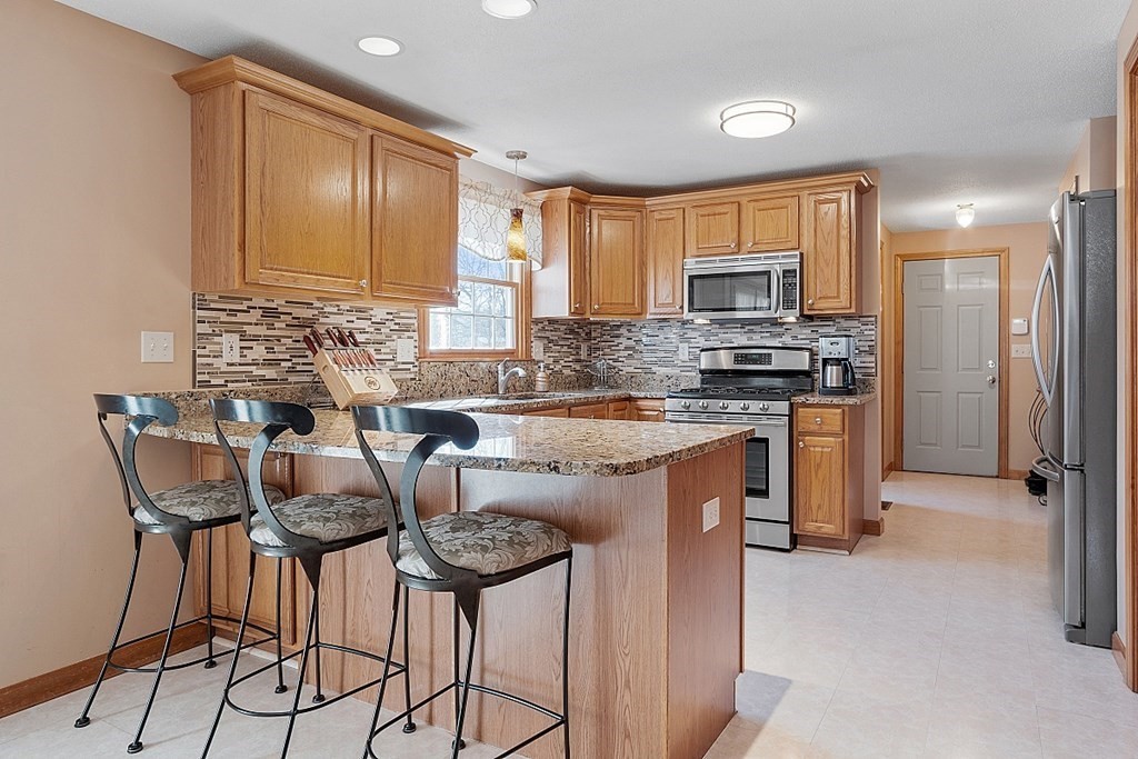11 Small Road Dracut, MA 01826 - Photo 11 of 41 Gallery Image 11