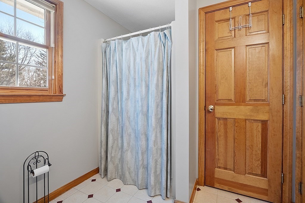 11 Small Road Dracut, MA 01826 - Photo 23 of 41 Gallery Image 23